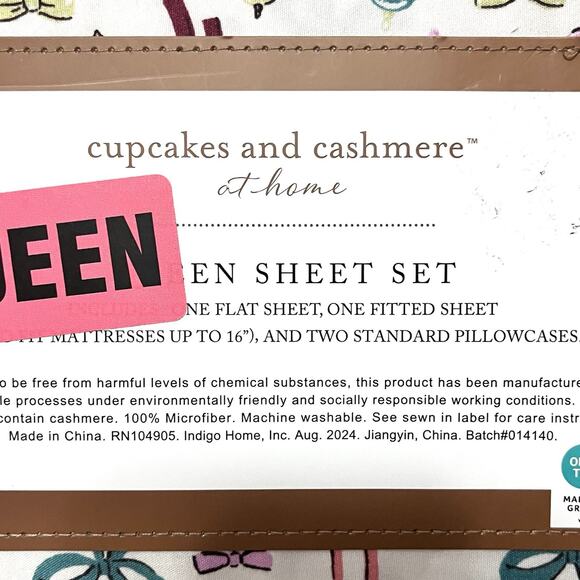 NEW!! Cupcakes and Cashmere Sweet Colorful Christmas Bows Queen Sheet Set - Picture 5 of 6